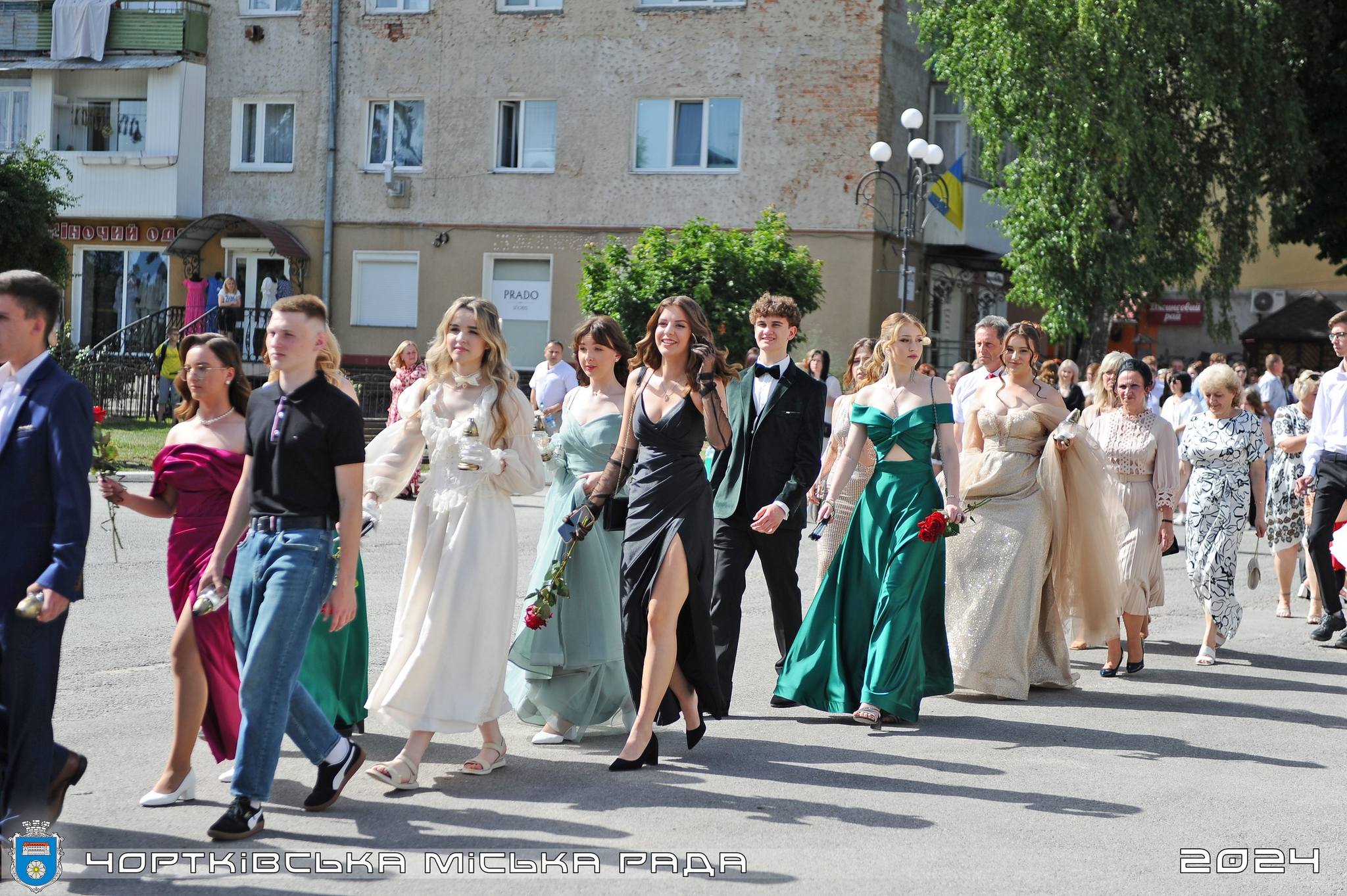 Новини Тернополя - фото з У Чорткові відбувся випускний 2024