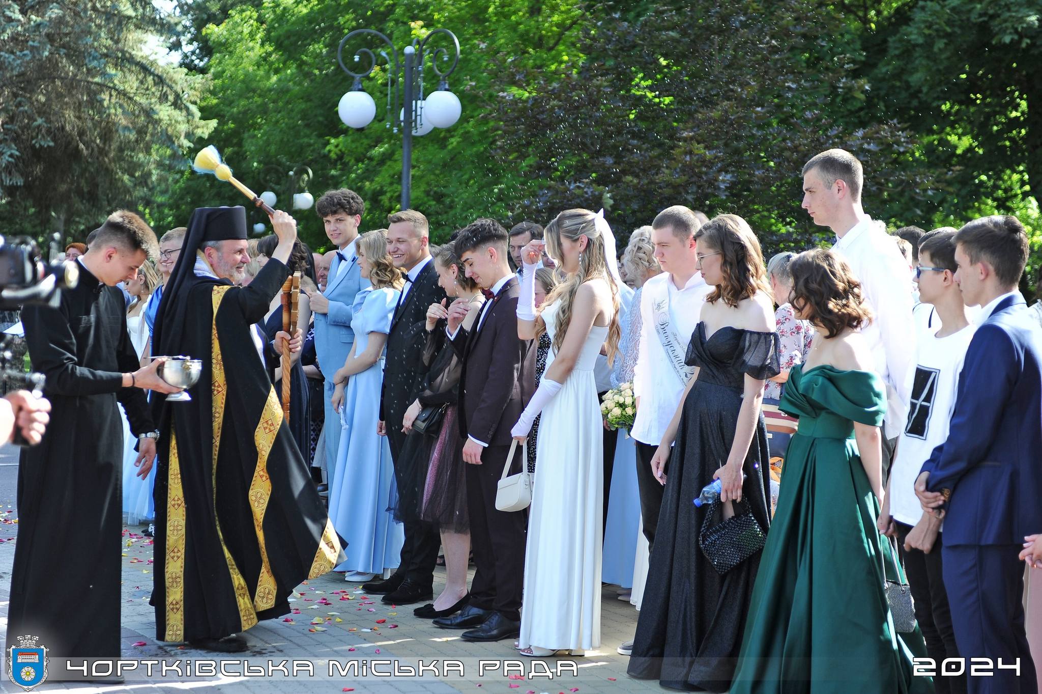 Новини Тернополя - фото з У Чорткові відбувся випускний 2024