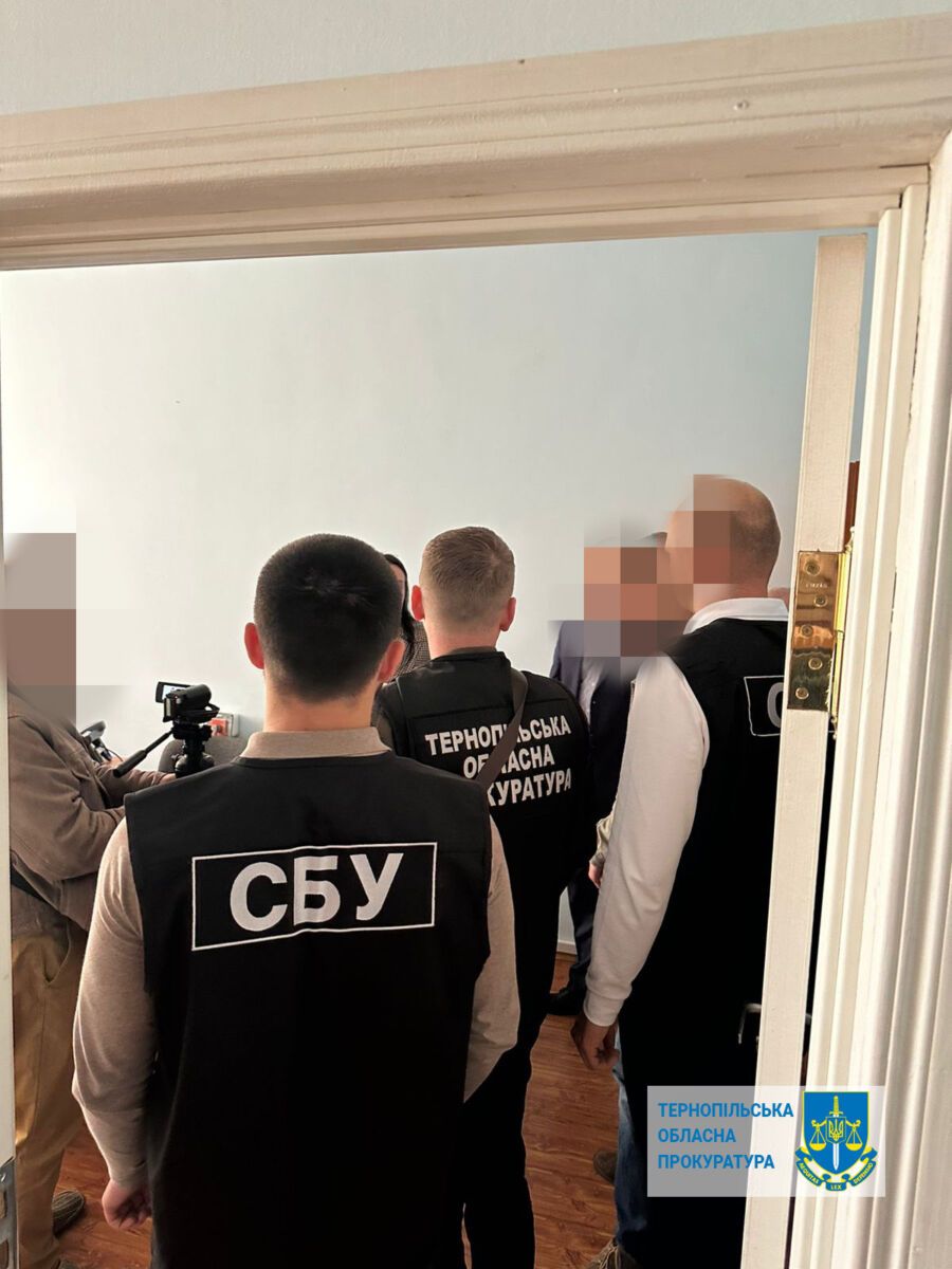 Новини Тернополя - фото з Підозрюваний у хабарництві викладач уже вдома, а в ЗУНУ відмовляються будь-що коментувати