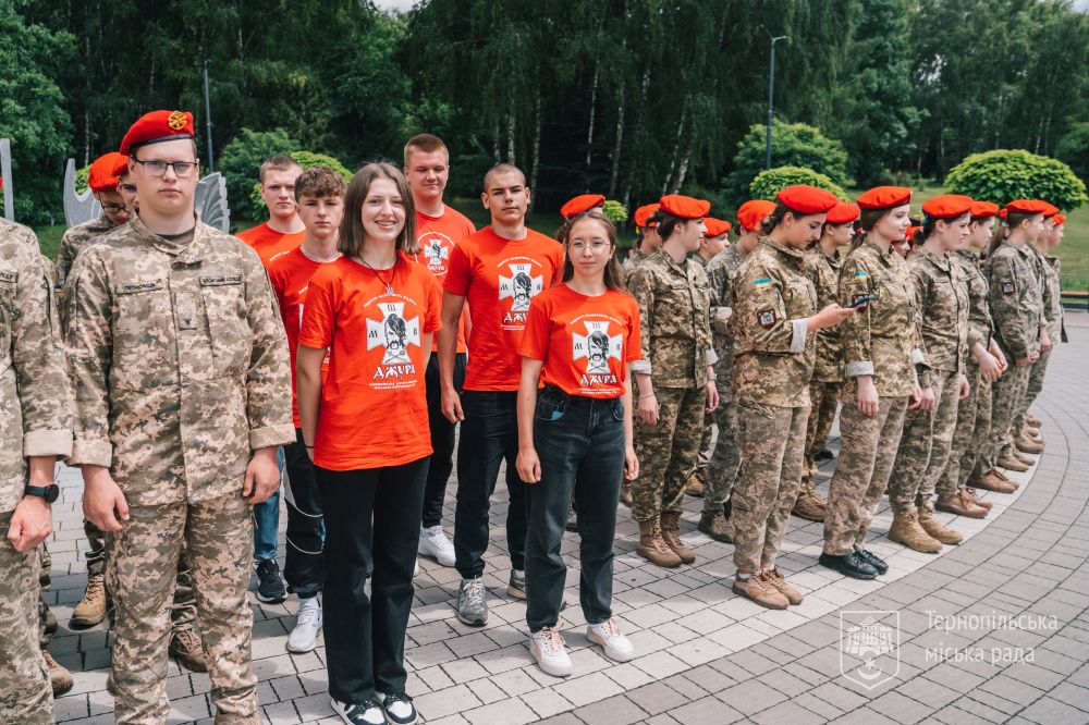 Новини Тернополя - фото з У Тернополі відкрили скульптуру «Джура»