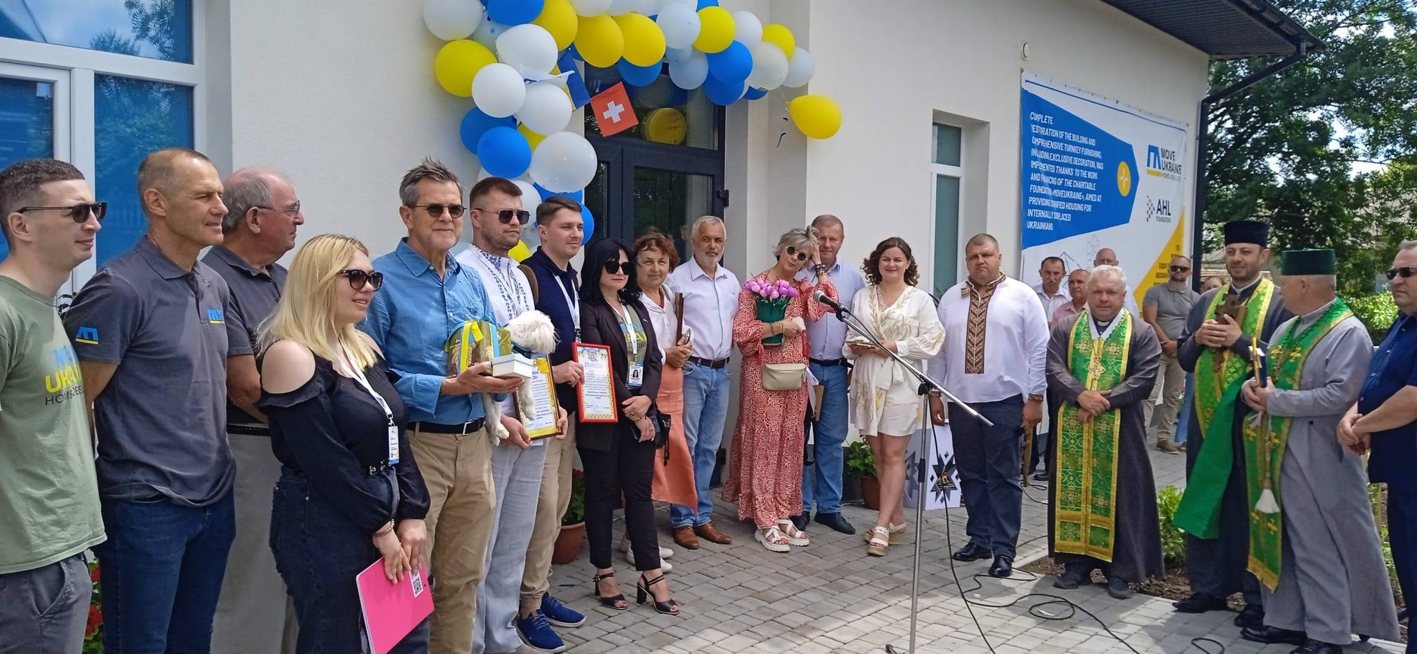 На зображенні може бути: 15 людей та текст