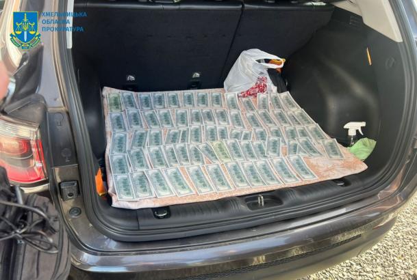 Новини Хмельницького - фото з На Хмельниччині судитимуть посадовця за хабар у 8000 доларів