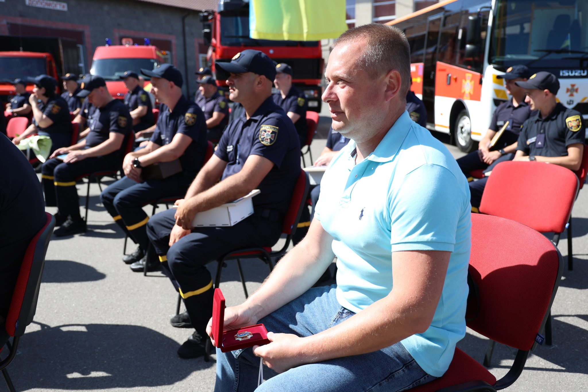 Новини Хмельницького - фото з Хмельницьким рятувальникам вручили відзнаки та ключі від нового житла (ФОТО)