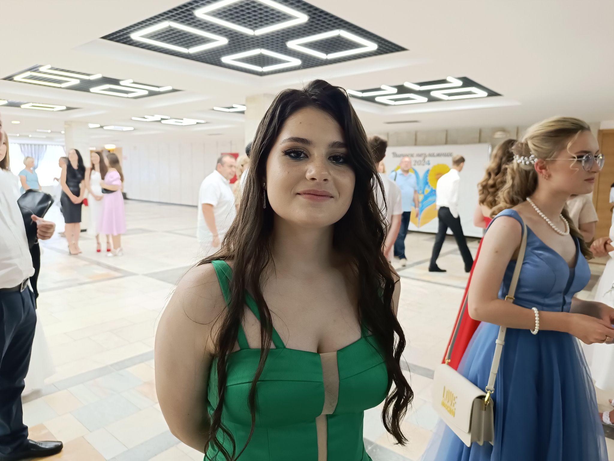 Новини Тернополя - фото з Кращих випускників тернопільських шкіл нагородили золотими та срібними медалями