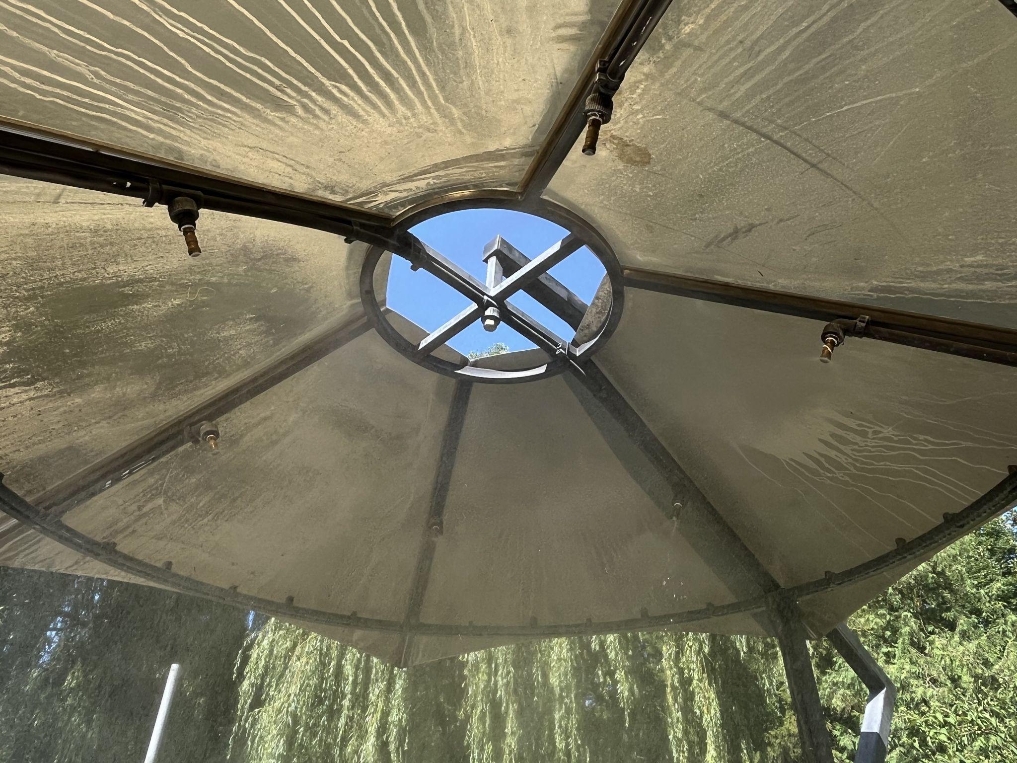 Новини Тернополя - фото з У Тернополі ввімкнули освіжаючі парасолі