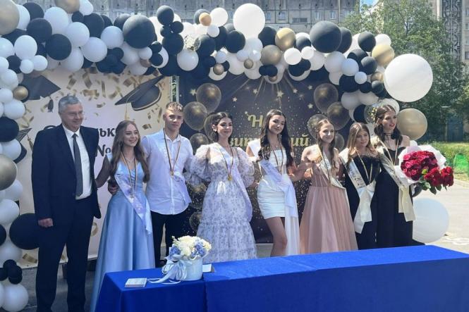 Новини Вінниці - фото з ТОП важливих новин на «20 хвилин» від 24 червня по 1 липня, які ви могли пропустити «Школо, ти не повернешся ніколи». Яким був випуск старшокласників у вінницькому ліцеї №27