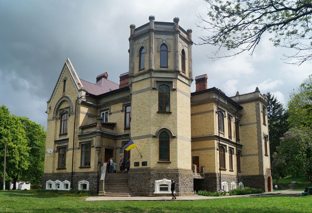 Новини Вінниці - фото з Палац адмірала у Митках: історія маєтку в британському стилі, в якому тепер працює школа