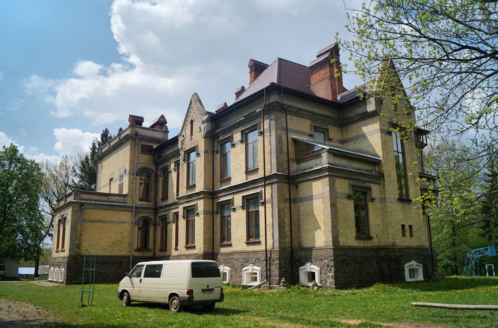 Новини Вінниці - фото з Палац адмірала у Митках: історія маєтку в британському стилі, в якому тепер працює школа