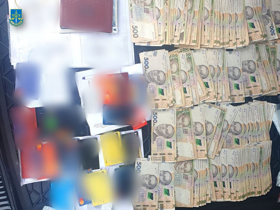 Новини Хмельницького - фото з У Хмельницькому підпільна друкарня штампувала фальшиві документи, – поліція
