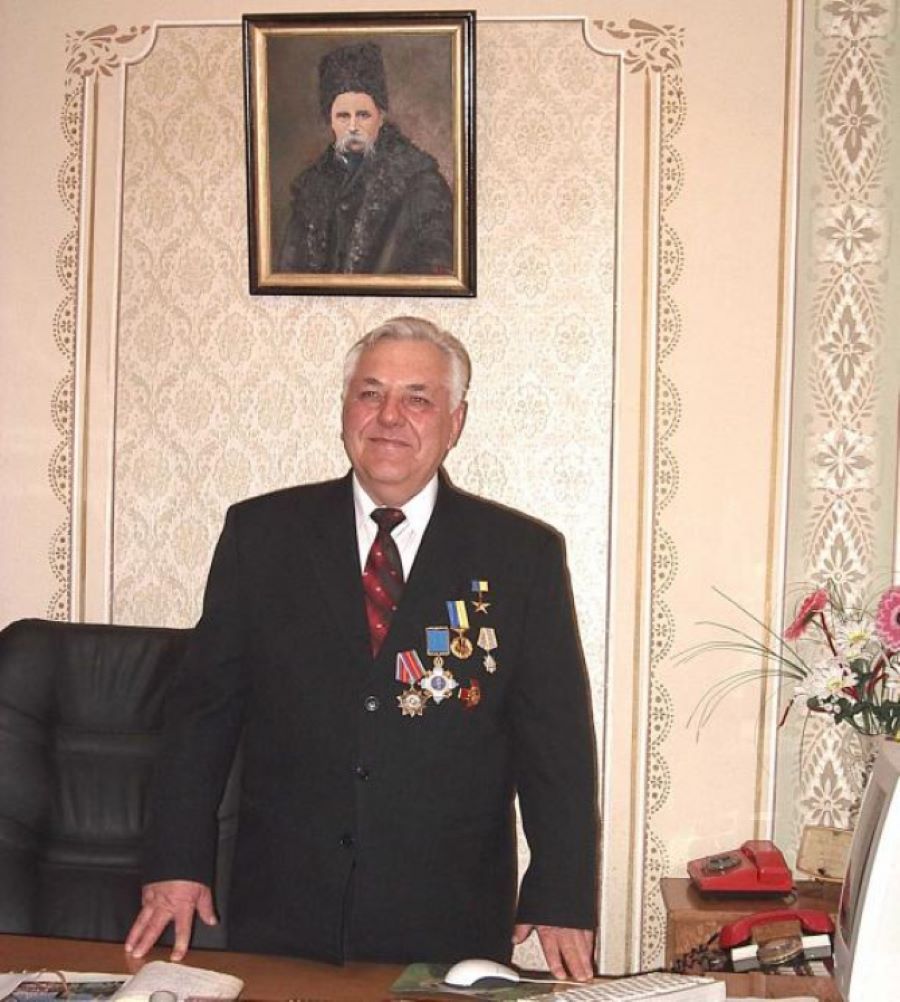 Новини Вінниці - фото з Машина з «лебідкою»: сьоме авто передала на фронт родина Героя України