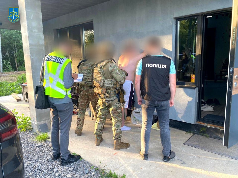 Новини Хмельницького - фото з У Хмельницькому підпільна друкарня штампувала фальшиві документи, – поліція