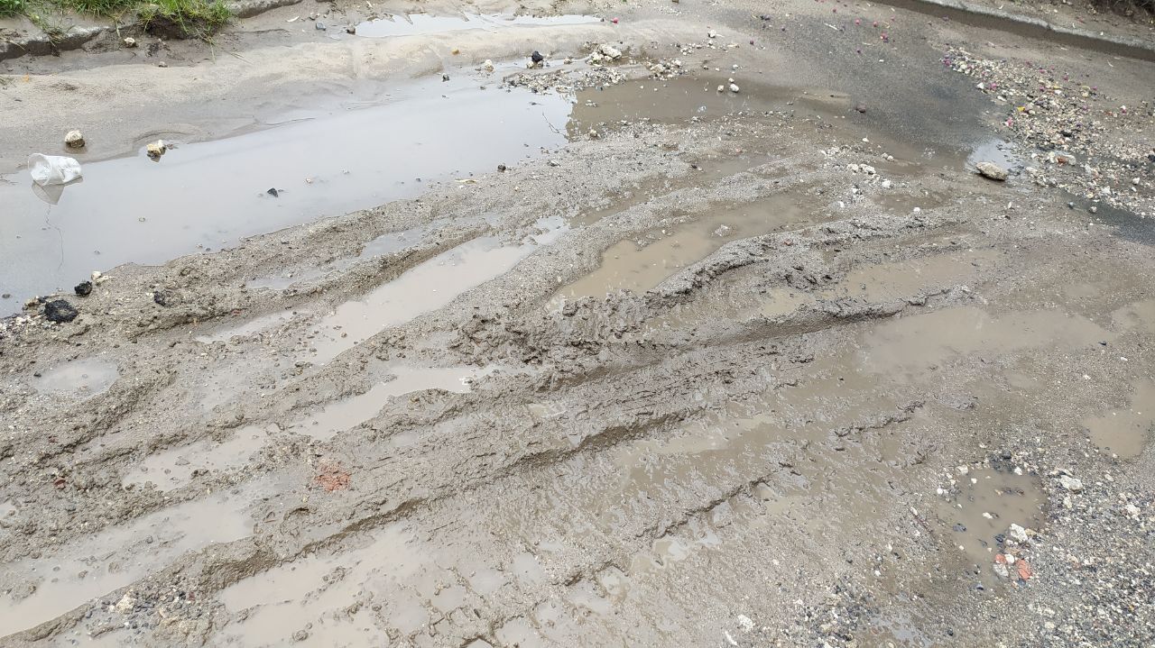 Новини Тернополя - фото з Вода стікає з кількох мікрорайонів: жителі Галицької роками чекають на облаштування дощової каналізації