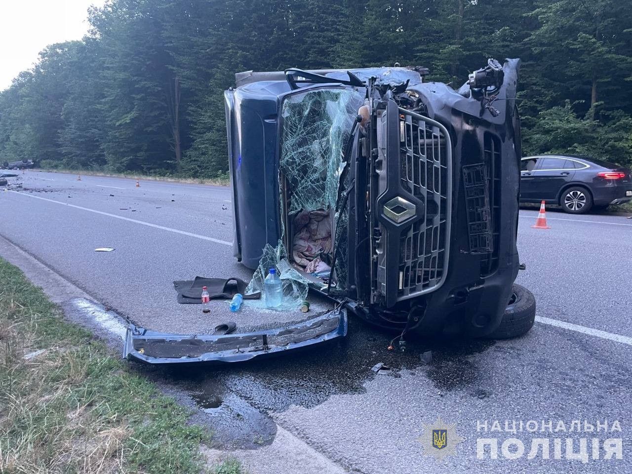 Новини Вінниці - фото з У моторошній аварії на Вінниччині загинув водій, іншого керманича госпіталізували