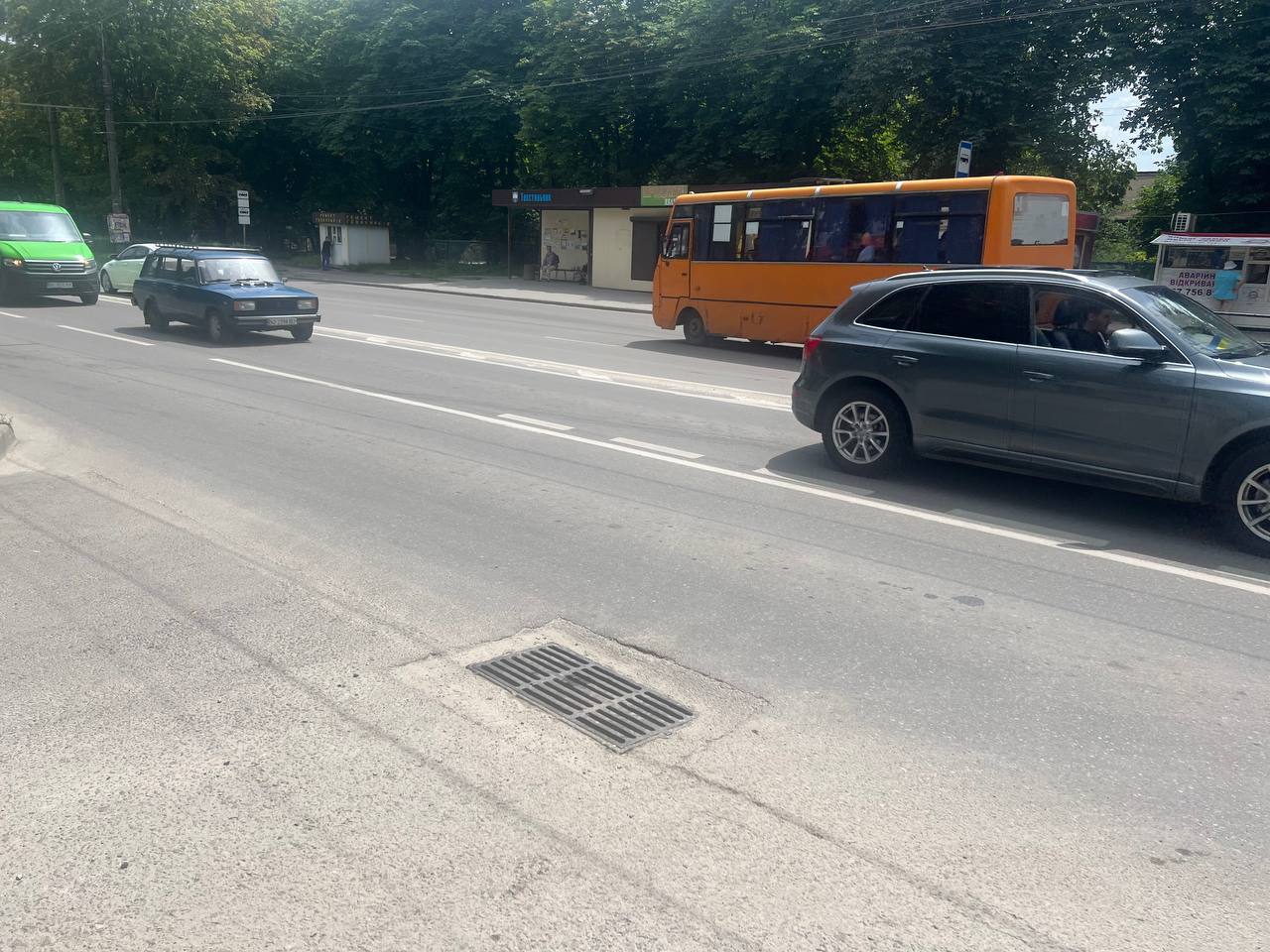 Новини Тернополя - фото з Понад 40 дощоприймачів журналісти нарахували на проспекті Злуки. Чому ж затоплює ділянку біля «Універсаму»?