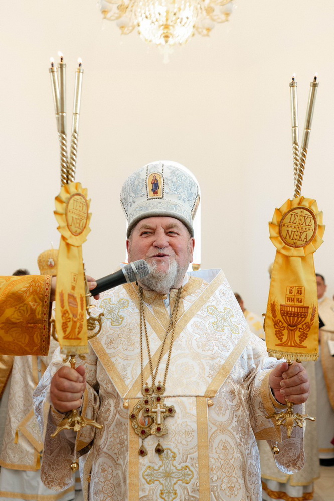 Новини Тернополя - фото з У селі неподалік Тернополя освятили новозбудований храм на честь священомученика Омеляна Ковча
