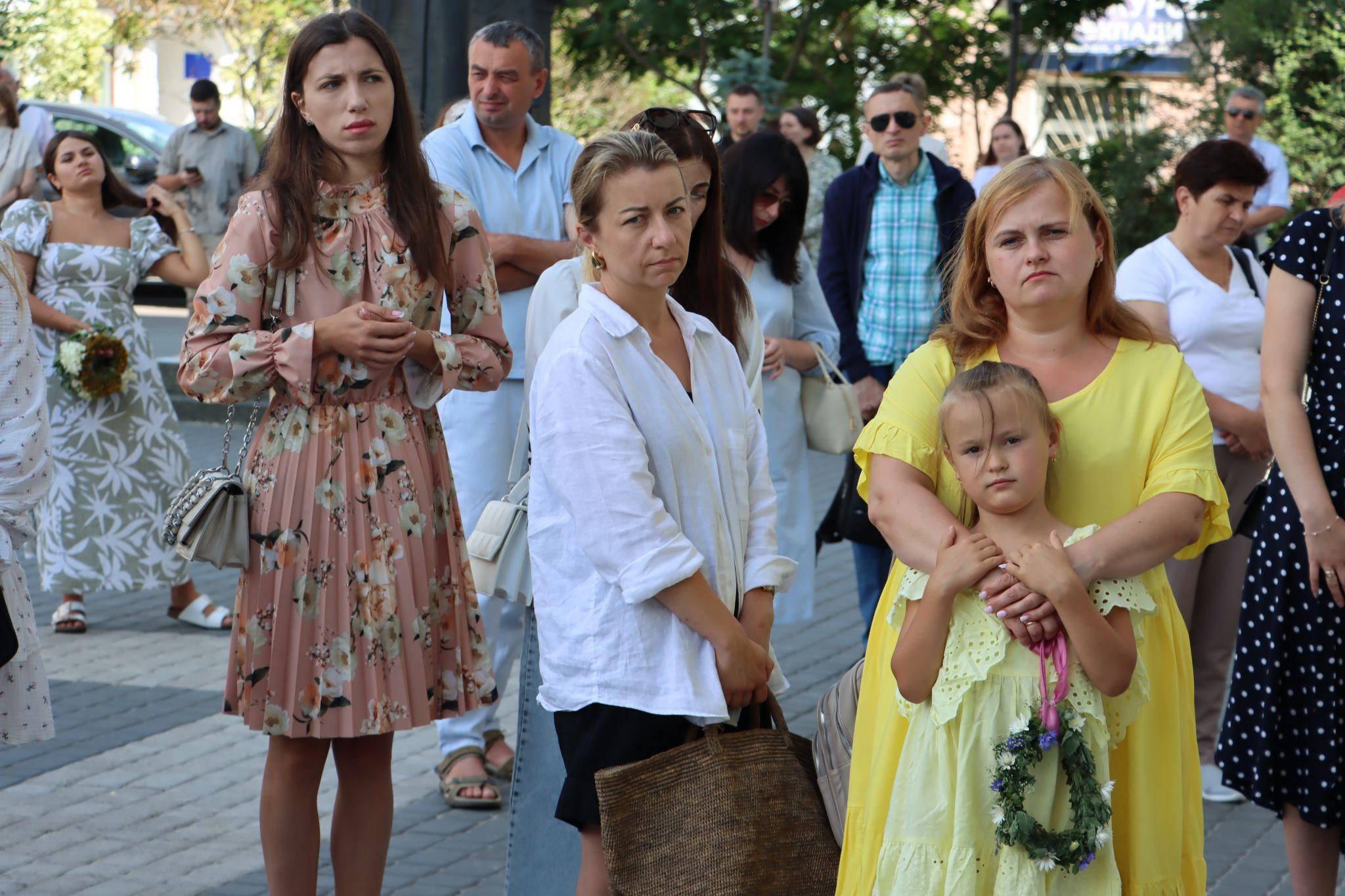 Новини Тернополя - фото з Тернополяни освячують віночки на свято Божого Тіла: Фото дня