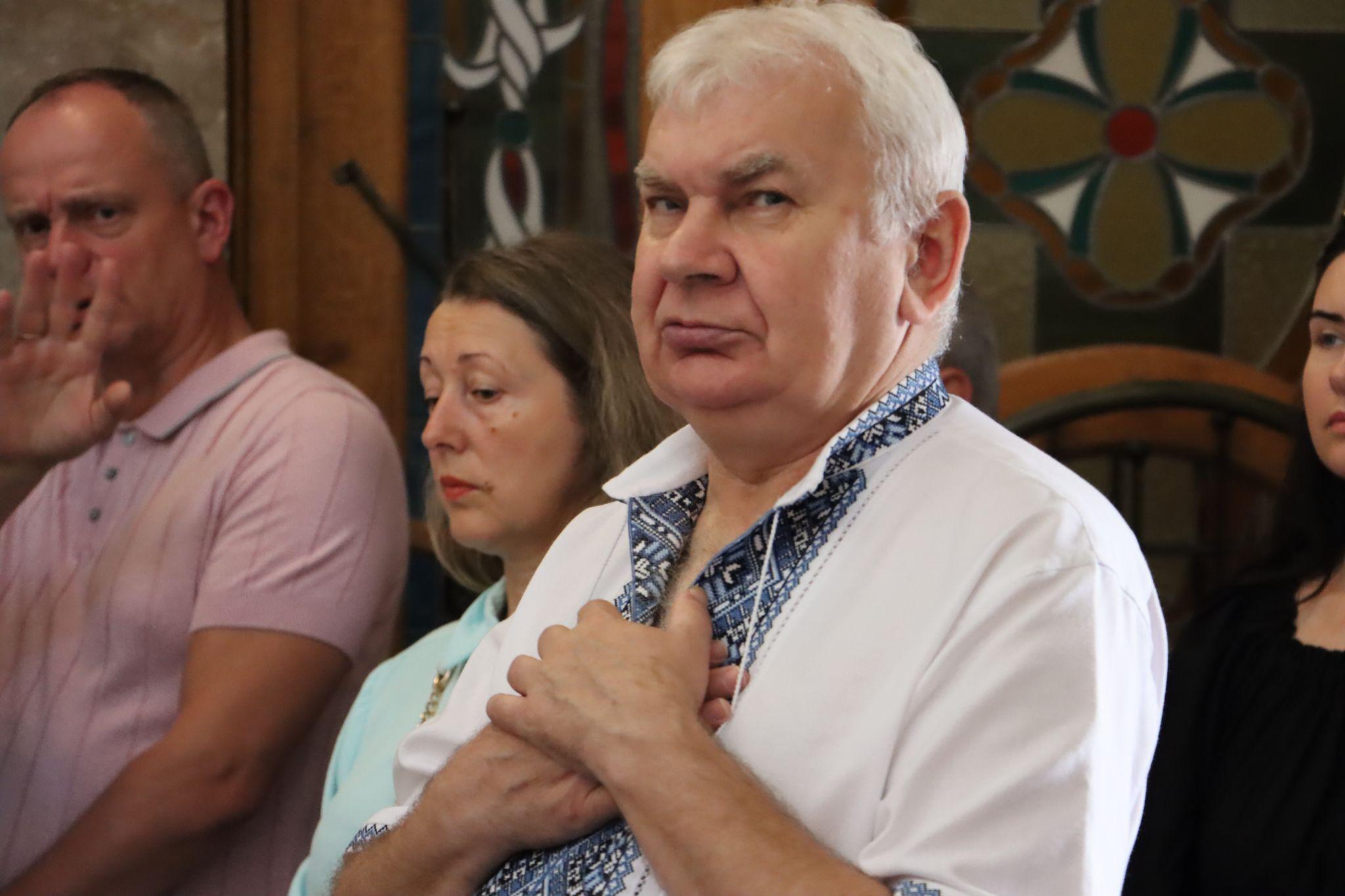 Новини Тернополя - фото з Тернополяни освячують віночки на свято Божого Тіла: Фото дня