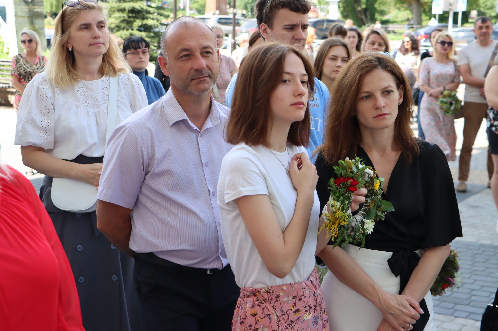 Новини Тернополя - фото з Тернополяни освячують віночки на свято Божого Тіла: Фото дня