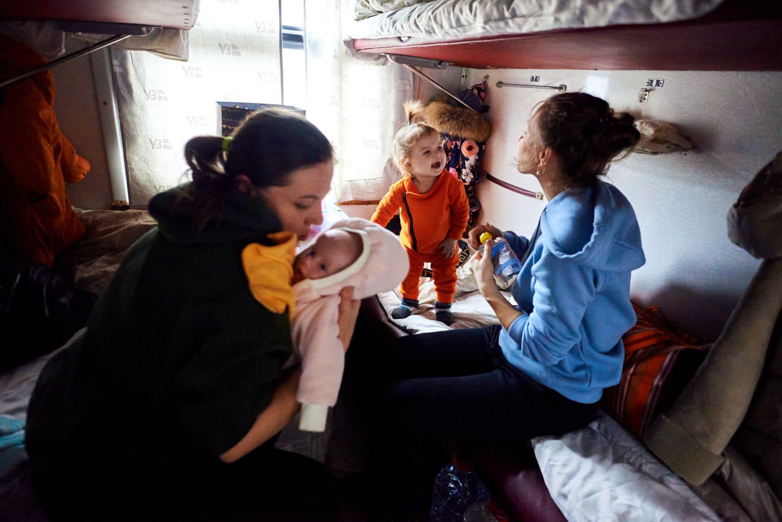 Новини Тернополя - фото з Ракетний удар по дитячій лікарні в Києві: в «Охматдиті» організували збір На зображенні може бути: 4 людини