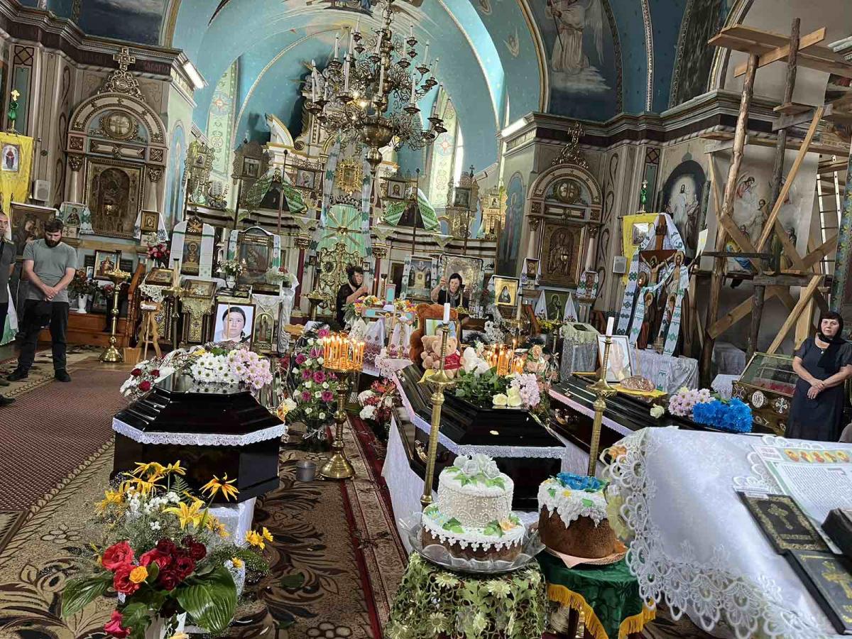Новини Тернополя - фото з Повернувся з фронту, аби привітати сина з 6-річчям. В аварії загинула сім'я військового