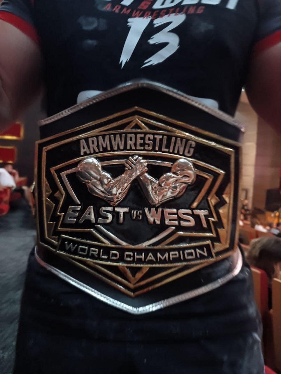 Новини Тернополя - фото з Тернополянин Олег Петренко став чемпіоном світу з армрестлінгу На зображенні може бути: 1 особа та текст