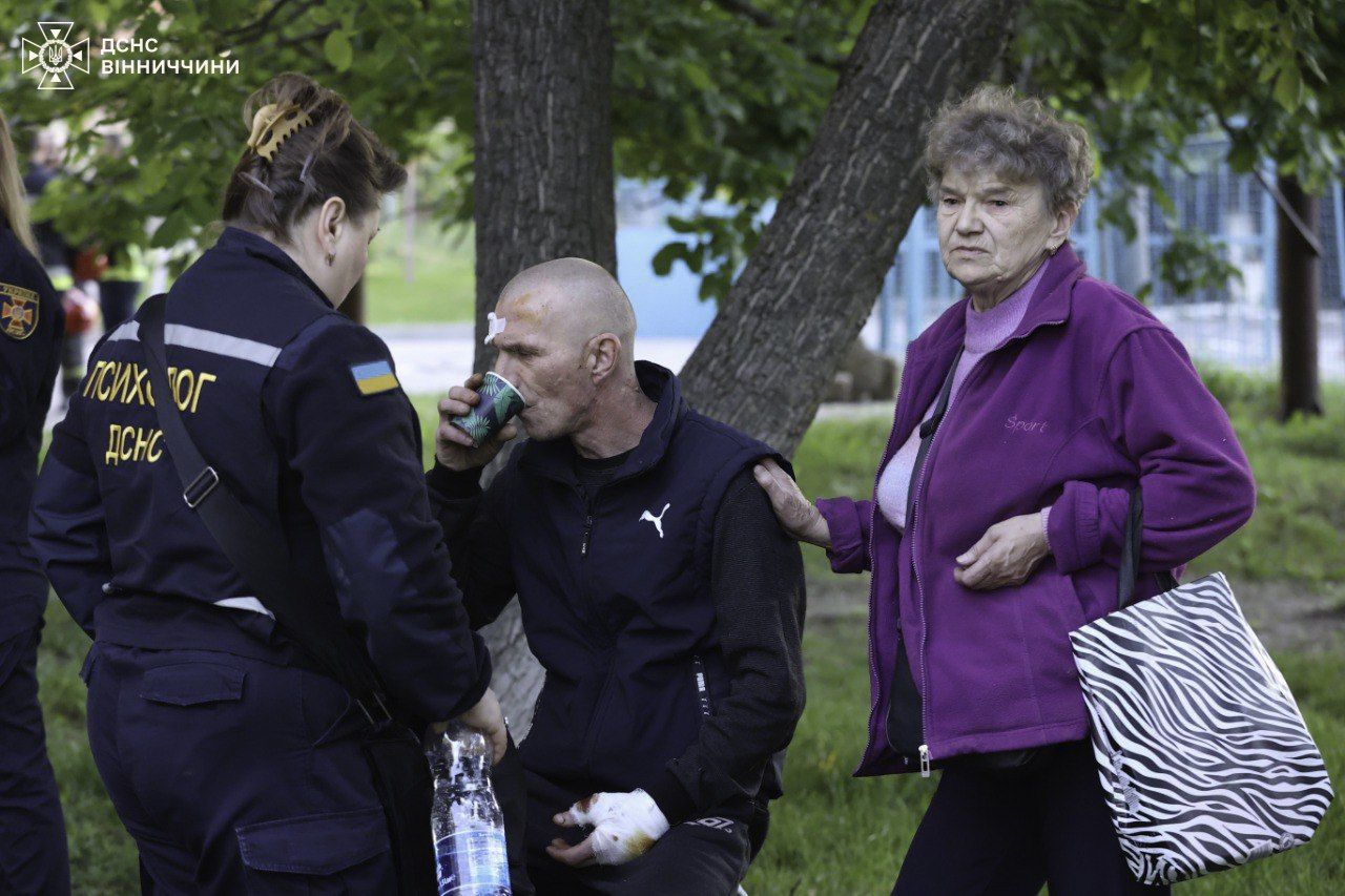 Новини Вінниці - фото з «Люди не лишаються зі своєю бідою наодинці»: як працюють різні служби й фонди після прильотів та влучань?