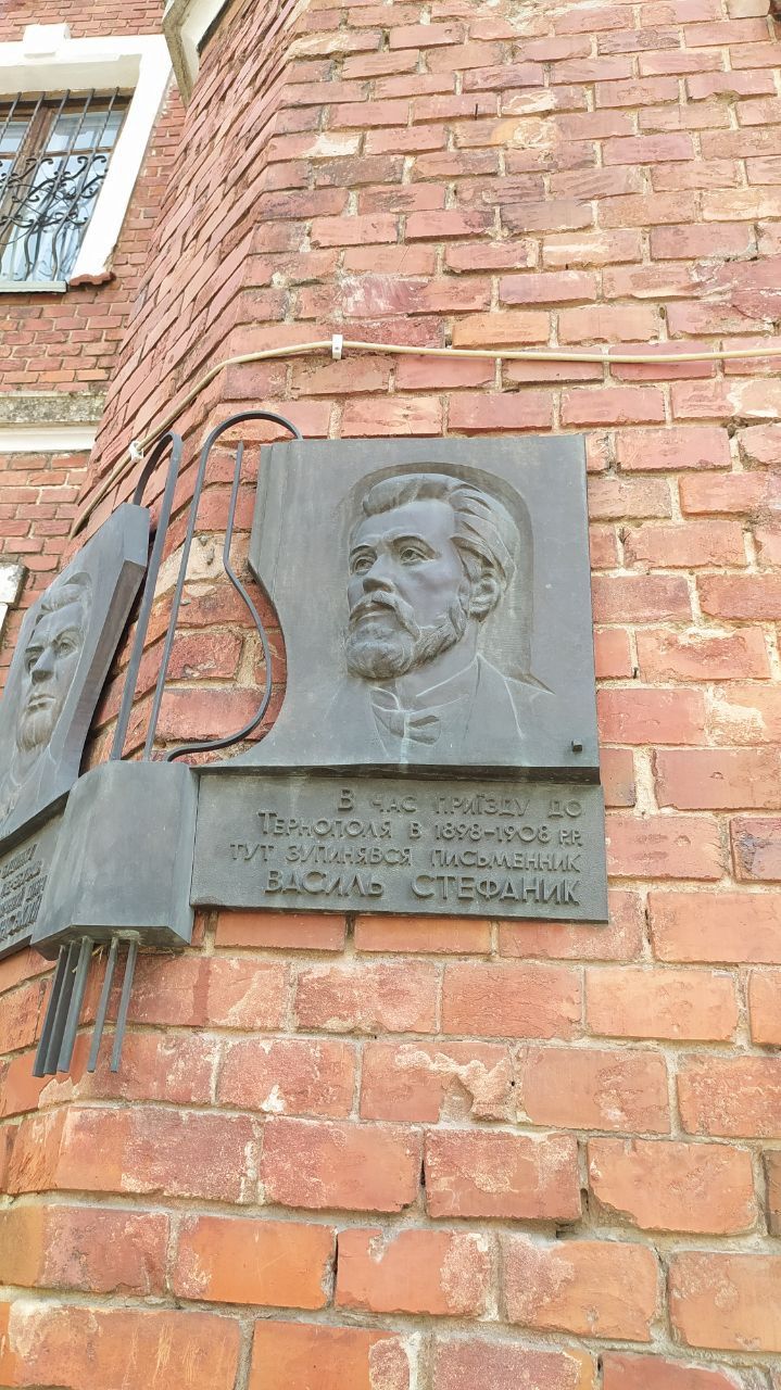 Новини Тернополя - фото з Будинок «1898» або вілла Вітошинських: чому ніхто не дбає про занедбану пам'ятку архітектури