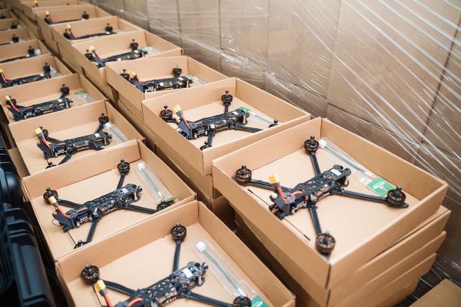 Новини Вінниці - фото з Громада передала «Червоній калині» 20 дронів, 400 FPV-систем та 50 тисяч сухих душів