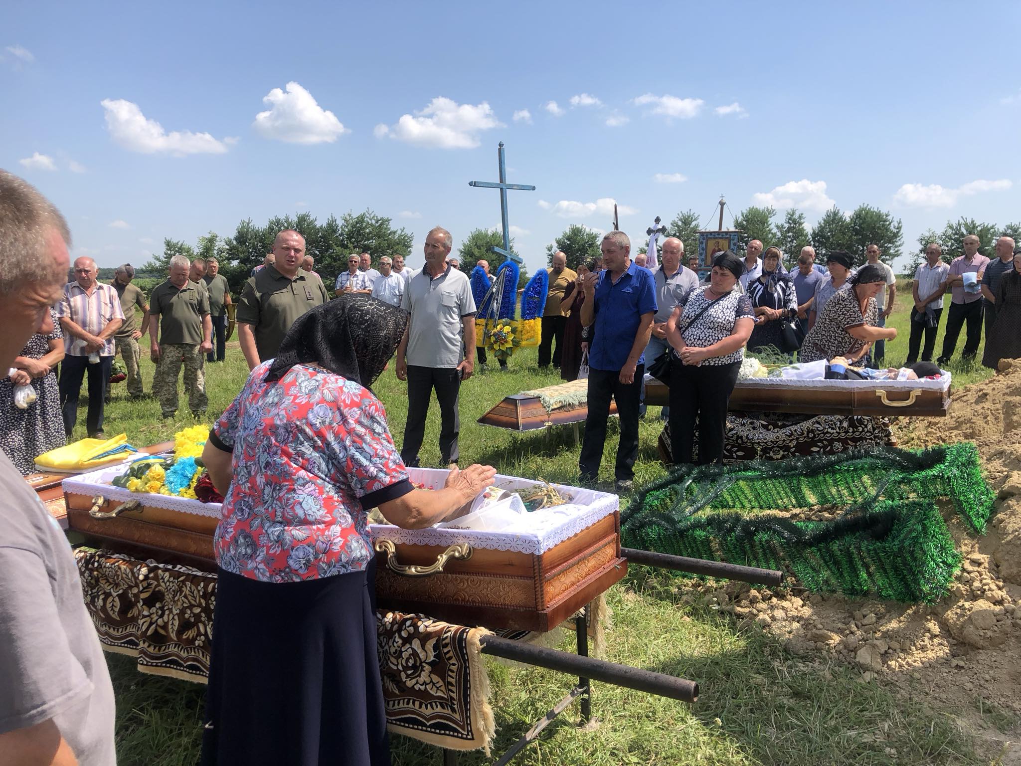 Новини Хмельницького - фото з Серце не витримало втрати сина: на Хмельниччині в один день поховали воїна і його батька