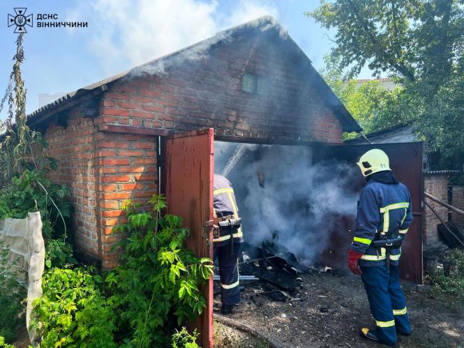 Новини Вінниці - фото з Рятувальники борються з вогнем: 16 пожеж за добу сталися на Вінниччині