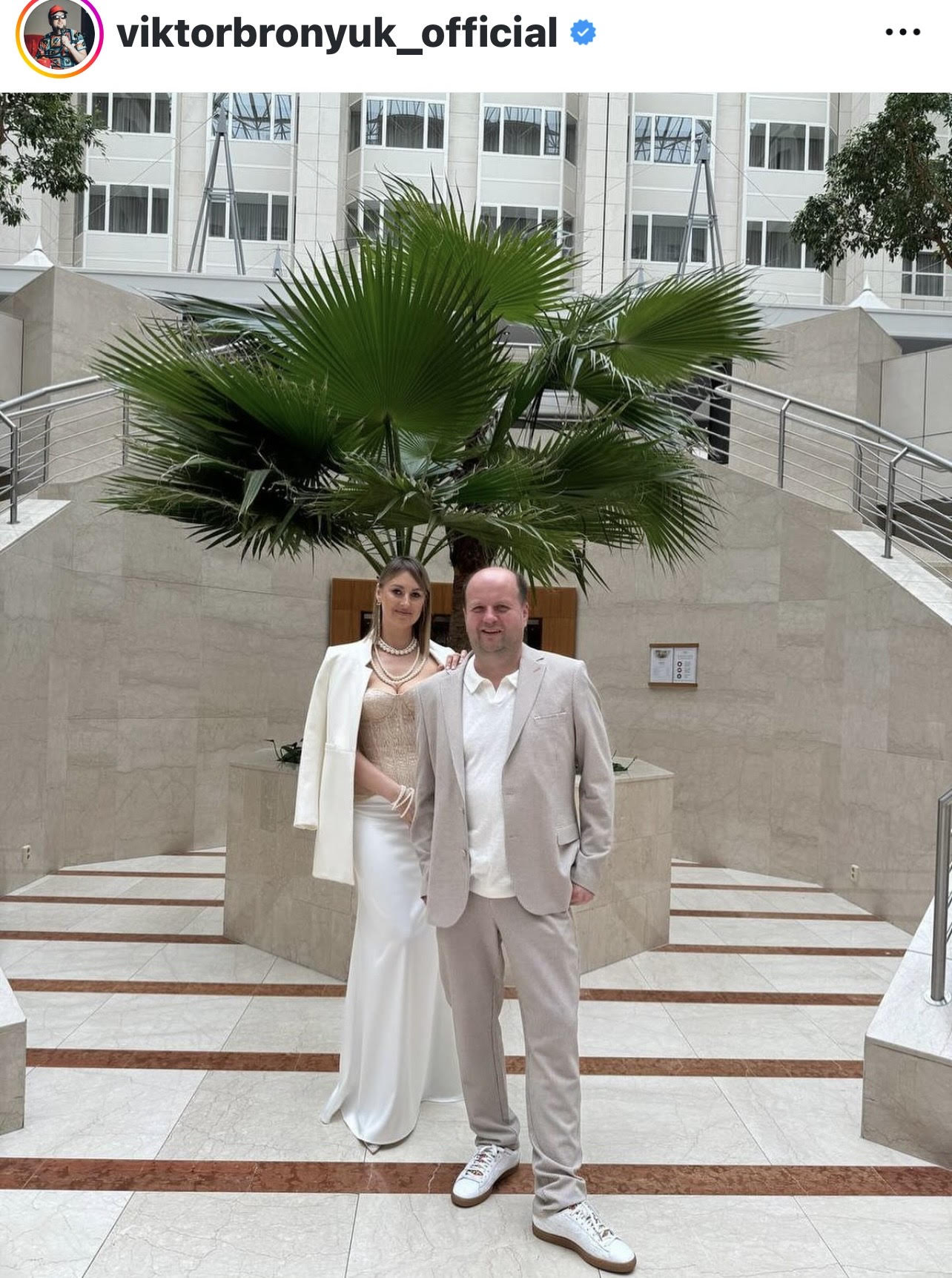 Новини Вінниці - фото з «Люблю, ціную». Віктор Бронюк привітав дружину з річницею весілля