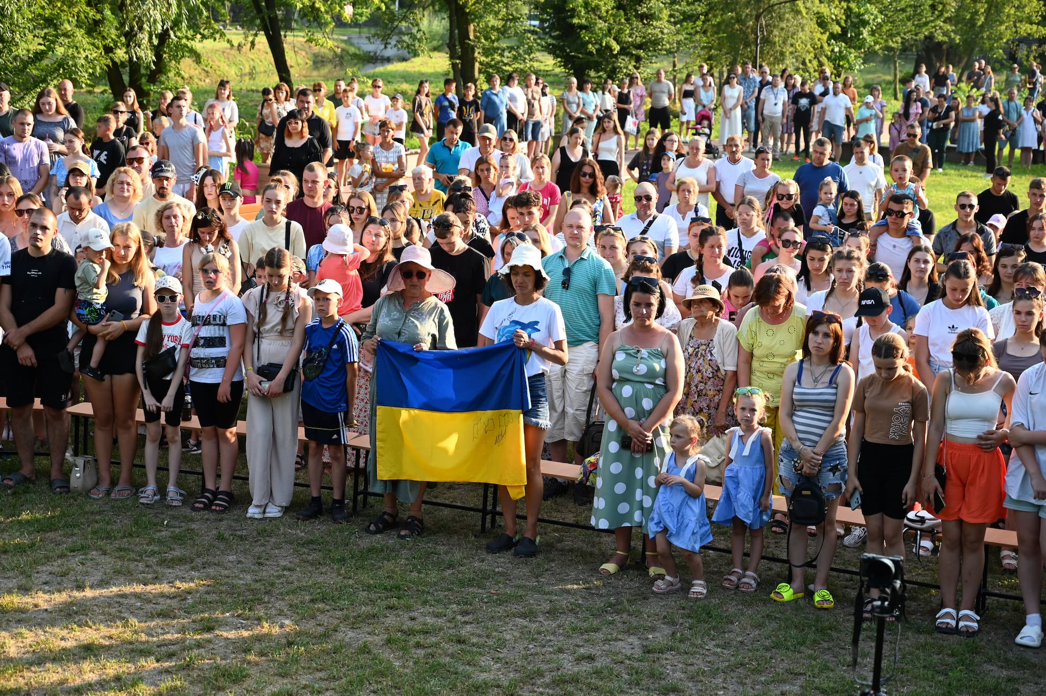 Новини Тернополя - фото з У Ланівцях відзначають День міста за новою датою На зображенні може бути: одна або кілька осіб, натовп та текст