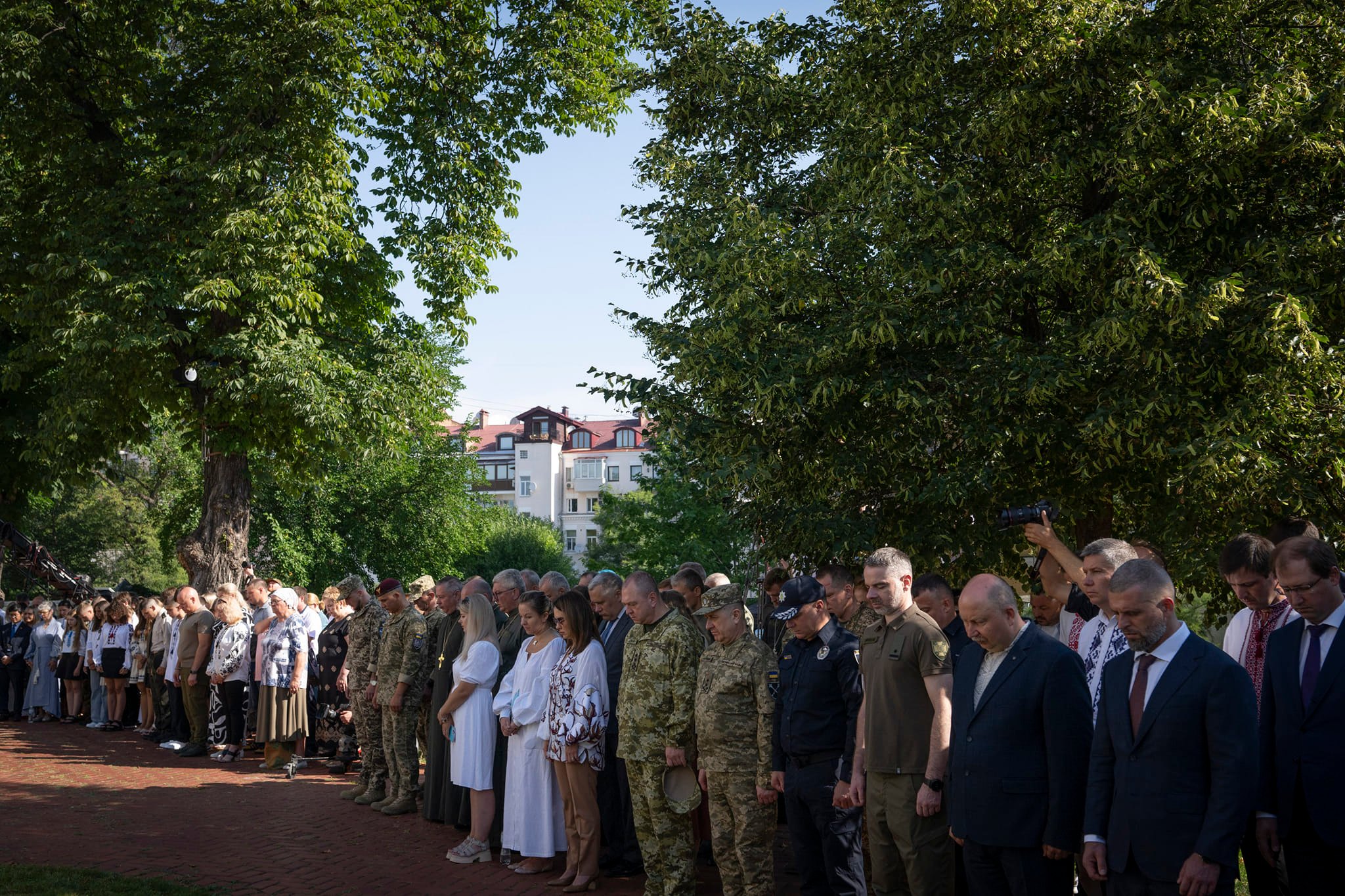 Новини Хмельницького - фото з До Дня Державності Президент вручив паспорт школярці з Хмельниччини