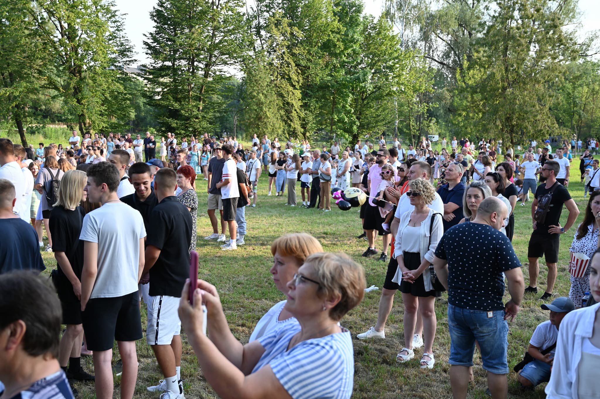 Новини Тернополя - фото з У Ланівцях відзначають День міста за новою датою На зображенні може бути: 2 людини та натовп