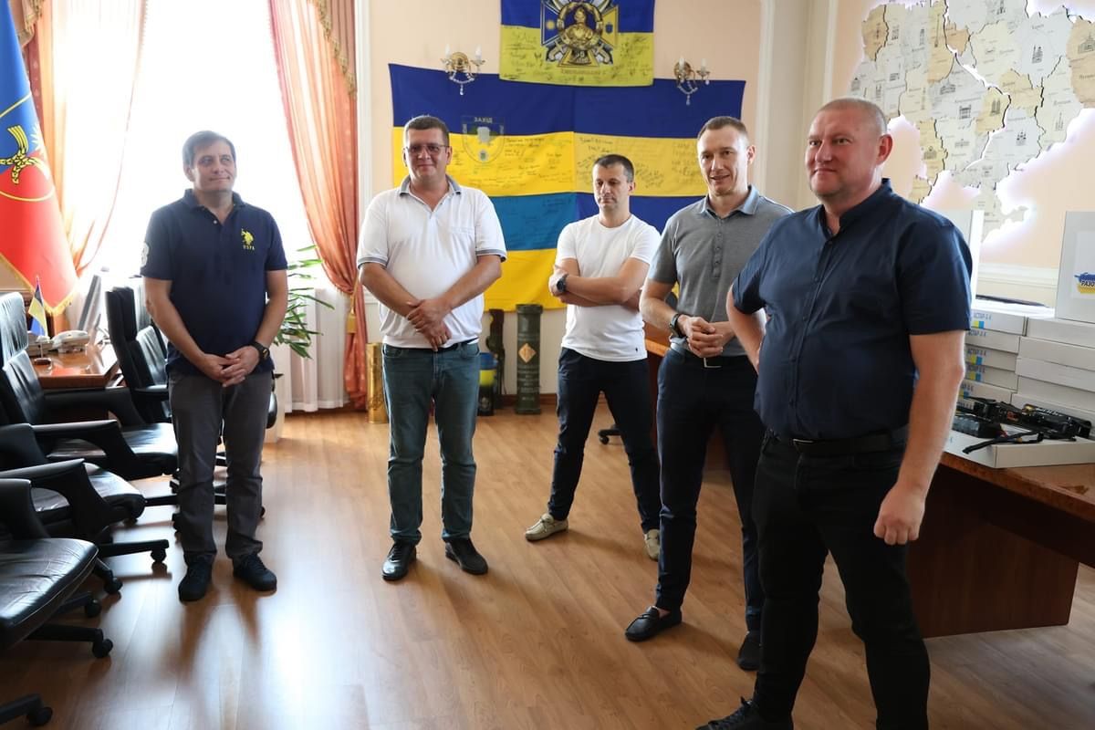 Новини Хмельницького - фото з Понад 2 мільйони гривень та десятки FPV-дронів: Благодійна фундація родини Табалових передала чергову допомогу війську (новини компаній)