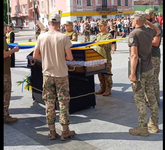 Новини Тернополя - фото з Кременець «На Щиті» зустрів Героя чемпіона Європи з пауерліфтингу Андрія  Мазановича