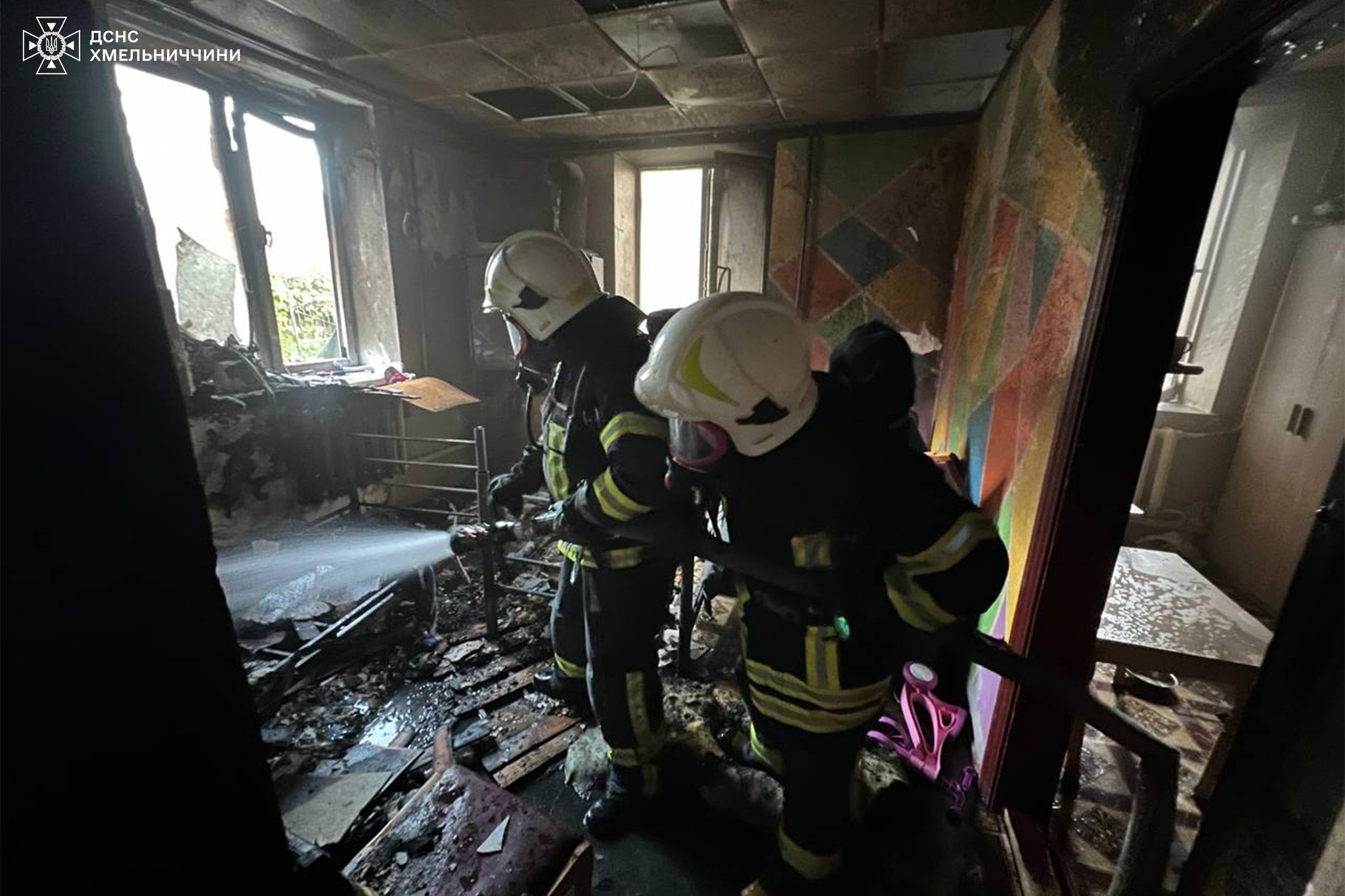 Новини Хмельницького - фото з В Дунаївцях надвичайники врятували чоловіка з палаючого будинку