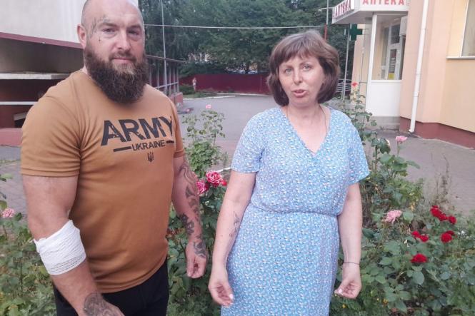 «Чому вони не на війні?».  Британець не розуміє, як чоловіки сидять в ресторанах, коли вбивають жінок і дітей