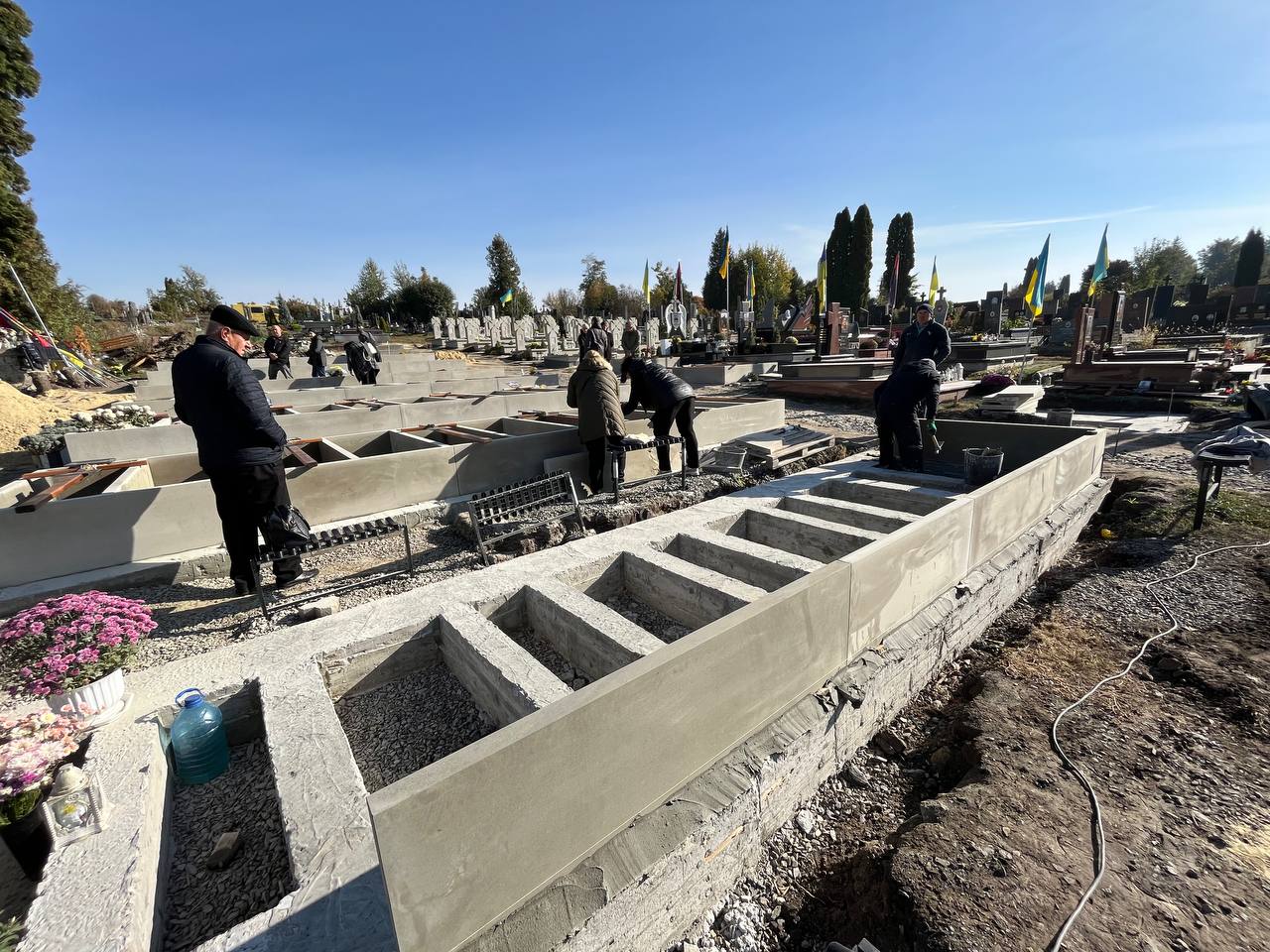 Новини Тернополя - фото з Пантеону бути? Суд Тернополя ухвалив рішення щодо скандалу навколо могил загиблих захисників