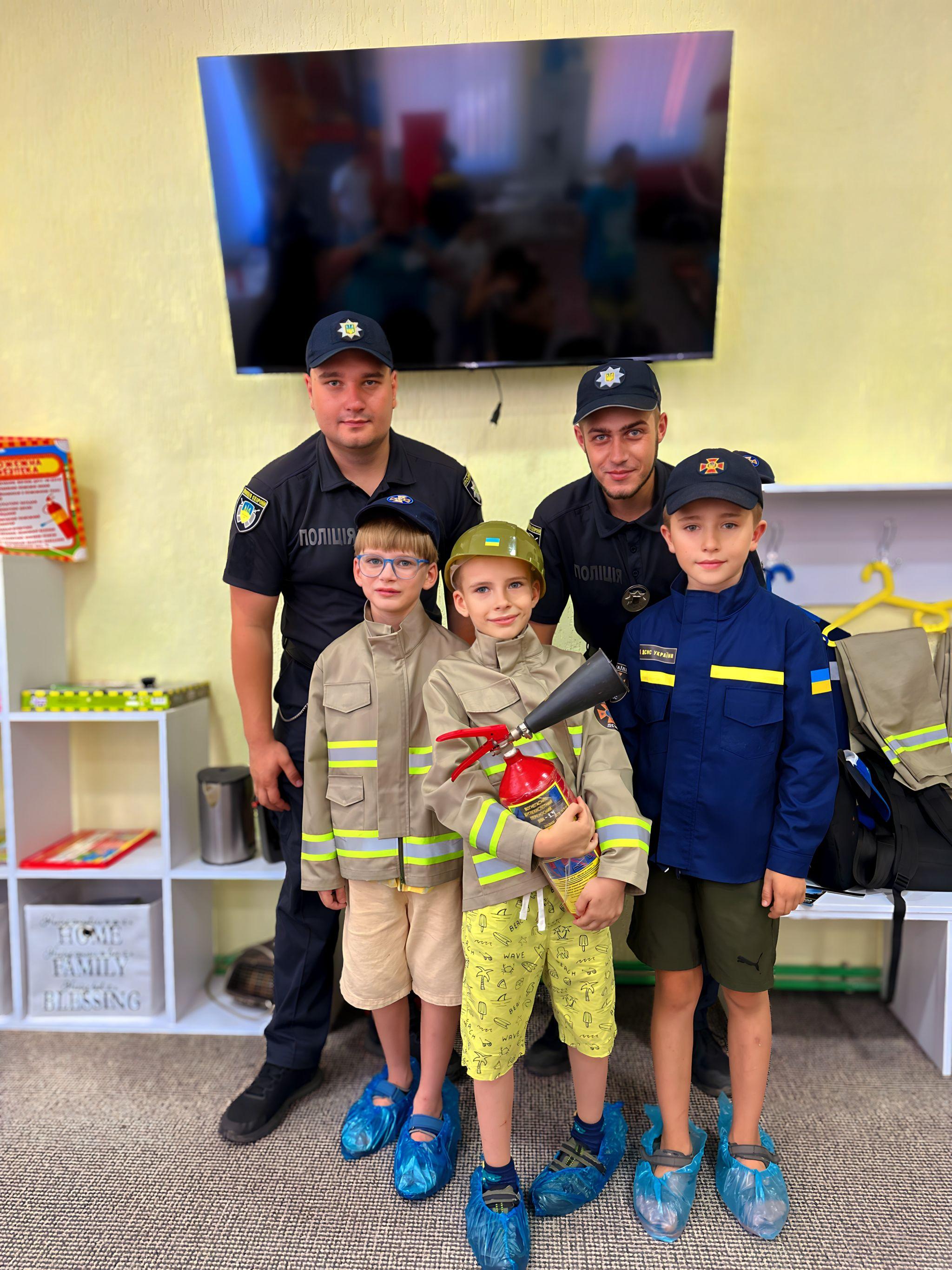 Новини Житомира - фото з Мобільний клас безпеки: поліція охорони та ДСНС організували профілактичний захід для дітей