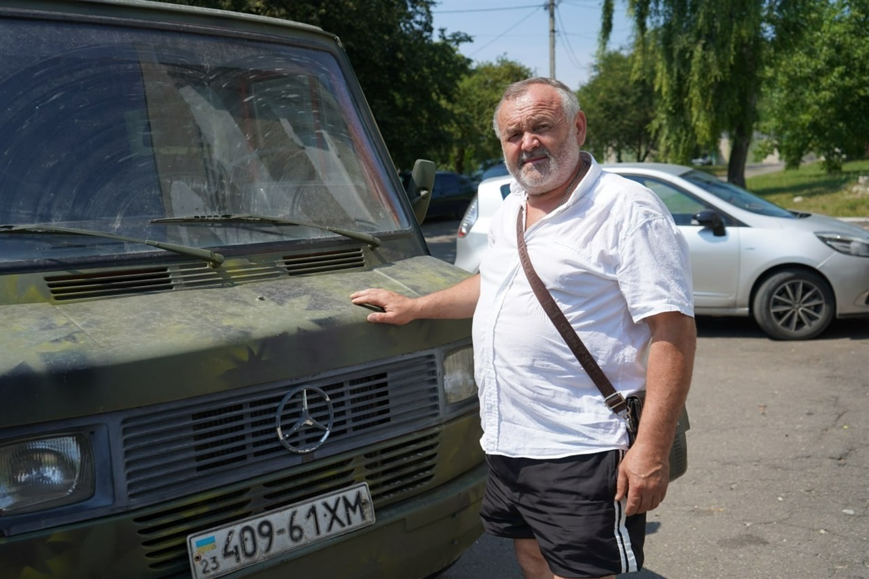 Новини Хмельницького - фото з Сім’я з Хмельницького району  передала на передову Mercedes-Benz