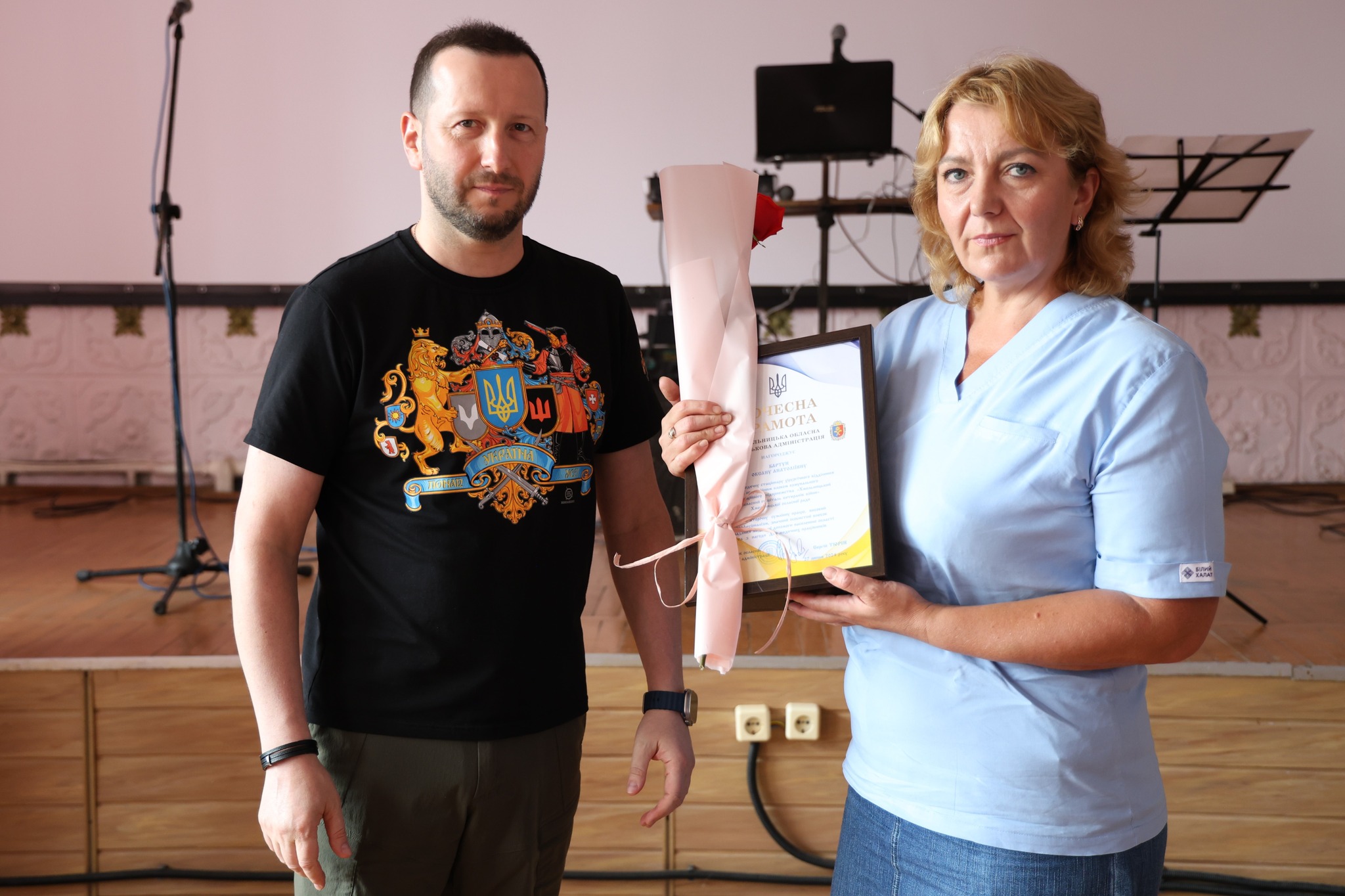 Новини Хмельницького - фото з Хмельницьким медикам вручили грамоти та подяки з нагоди свята (ФОТО)