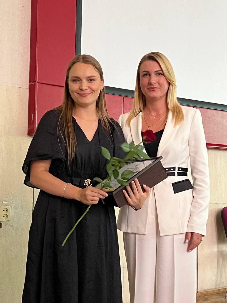 Новини Хмельницького - фото з Хмельницьким медикам вручили грамоти та подяки з нагоди свята (ФОТО)