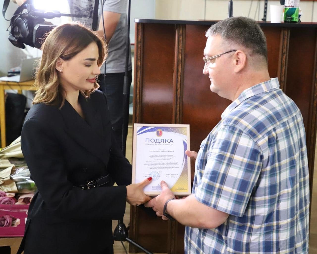 Новини Хмельницького - фото з Хмельницьким медикам вручили грамоти та подяки з нагоди свята (ФОТО)