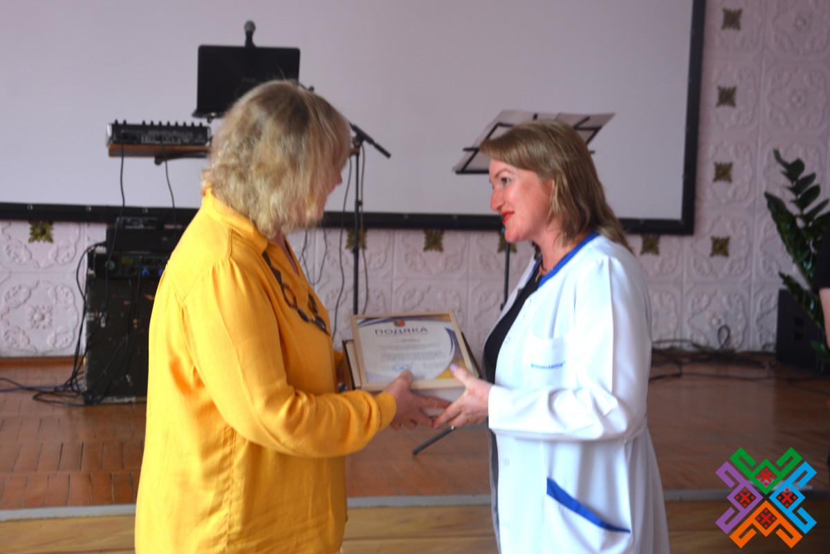 Новини Хмельницького - фото з Хмельницьким медикам вручили грамоти та подяки з нагоди свята (ФОТО)