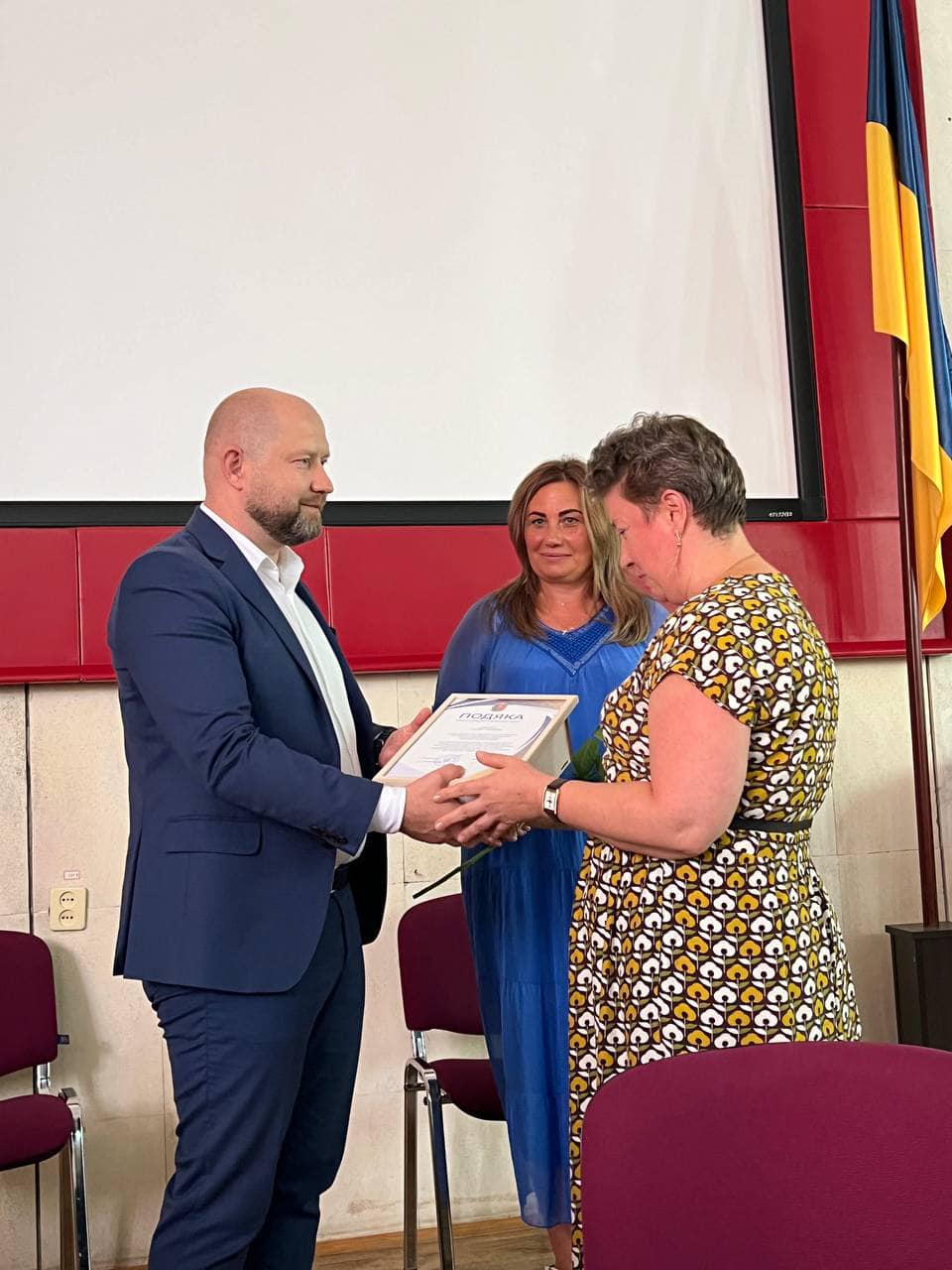 Новини Хмельницького - фото з Хмельницьким медикам вручили грамоти та подяки з нагоди свята (ФОТО)