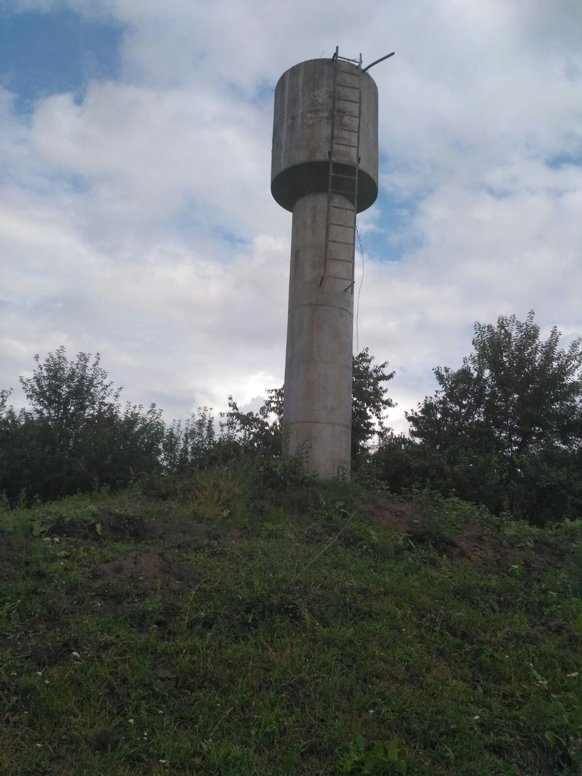Новини Вінниці - фото з «Така пекельна спека, а ми без краплі води». У Пултівцях навіть в амбулаторії сухі крани