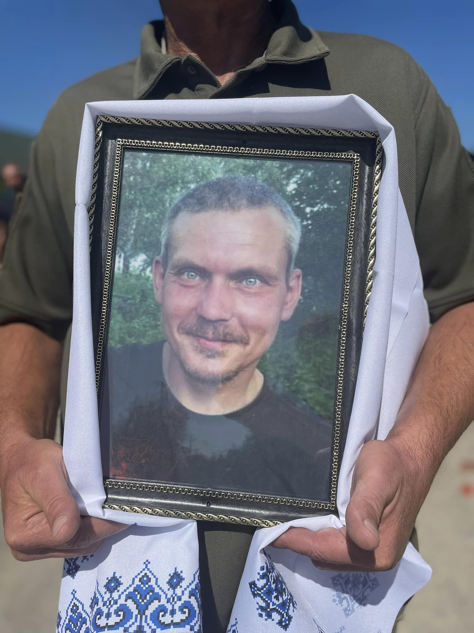 Новини Хмельницького - фото з Вважались зниклими безвісти: на Хмельниччині попрощались з трьома полеглими бійцями