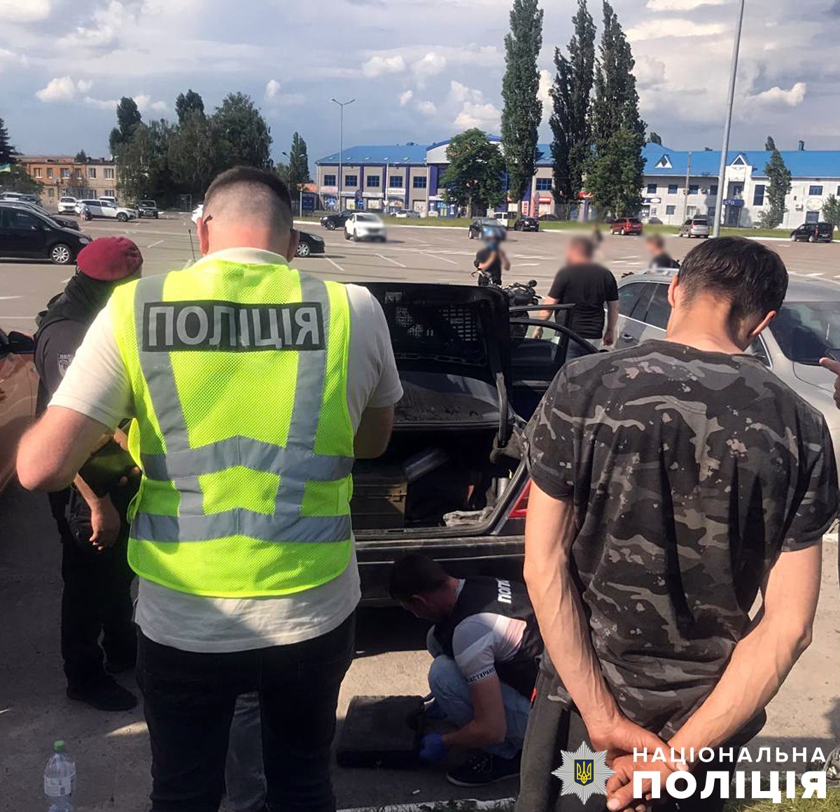 переробляв та продавав зброю: на житомирщині поліція завершила розслідування діянь 38-річного «майстра»