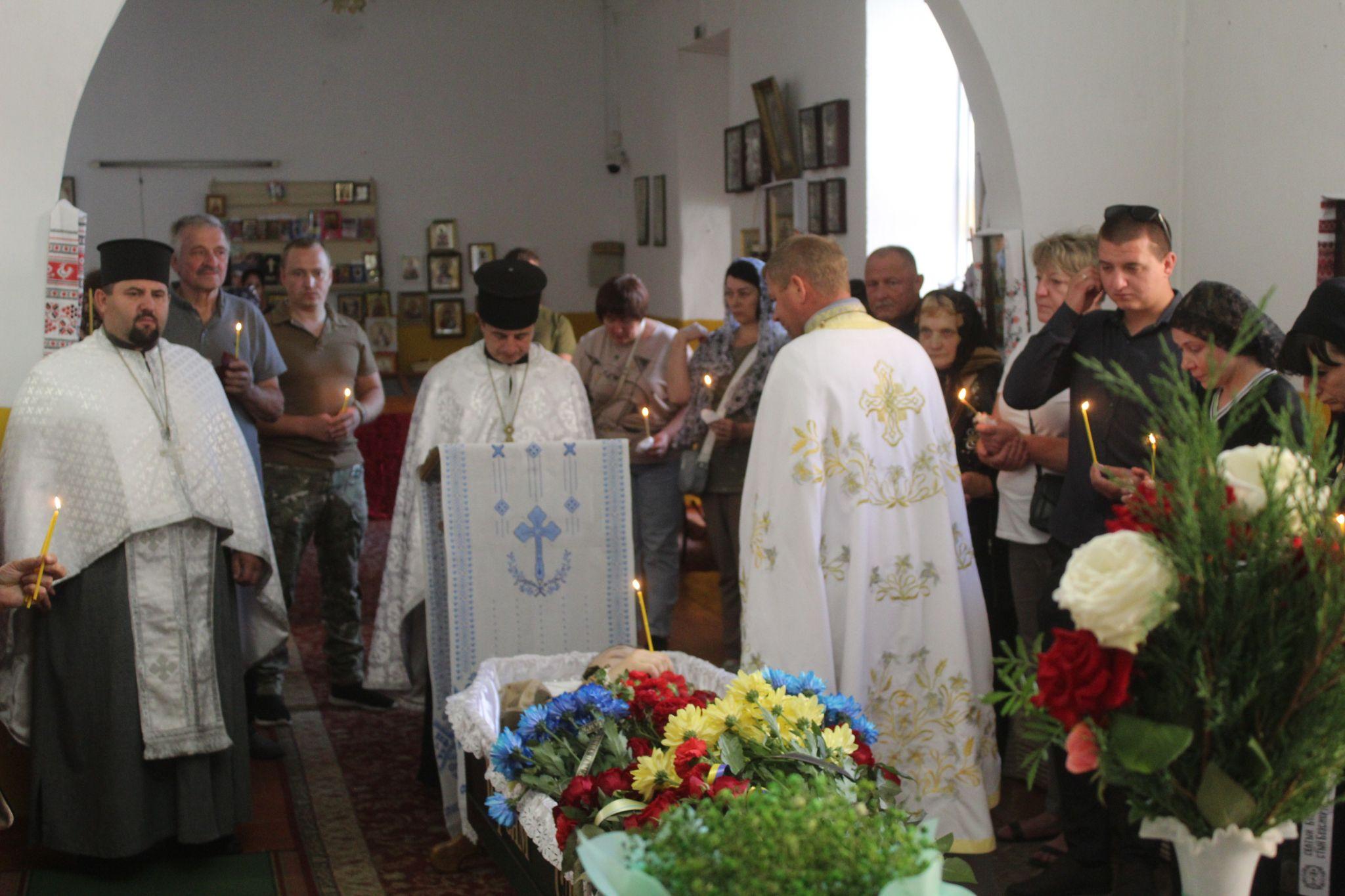 Новини Козятина - фото з Щоб провести свого командира в останню дорогу, воїни з’їхались з усіх фронтів